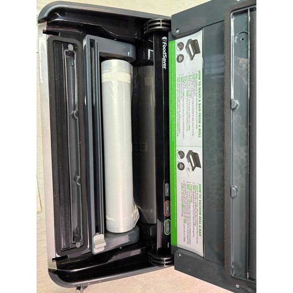 The FoodSaver® FM2100 Vacuum Sealing System - Picture 6 of 8